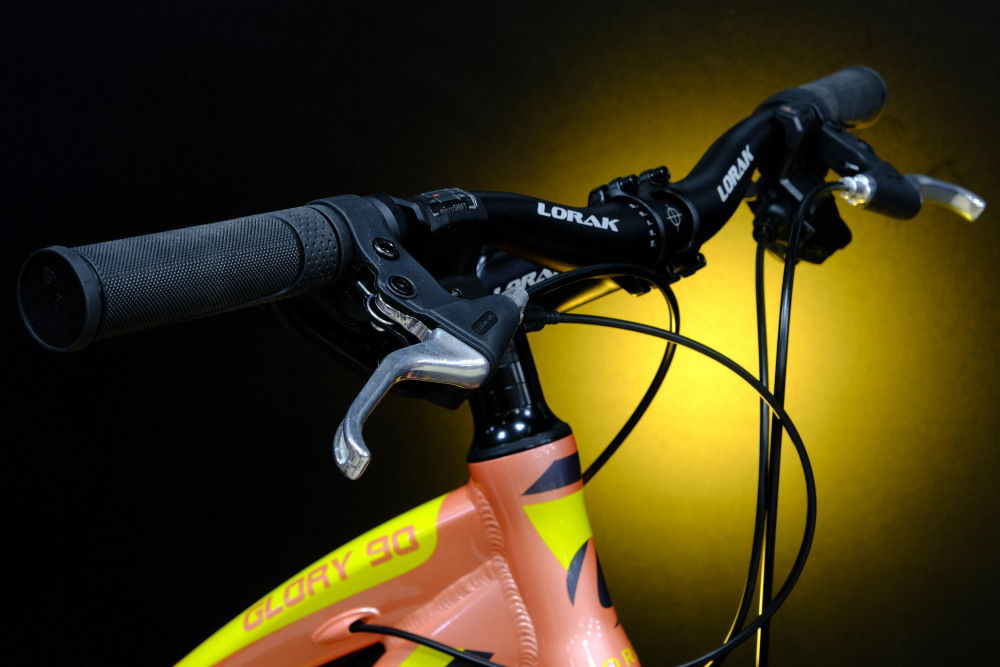 Lorak Glory 90 Персиковый рама 17 (на рост 155-173)